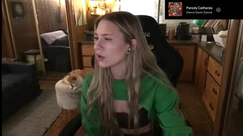 Snapshot of incognitoqueen chatting on 12/20/24, 05:47 Carter online show from 12/20/24, 05:47