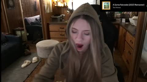 Snapshot of incognitoqueen chatting on 12/24/24, 03:49 Carter online show from 12/24/24, 03:49