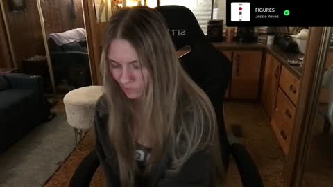 Snapshot of incognitoqueen chatting on 01/01/25, 11:16 Carter online show from 01/01/25, 11:16