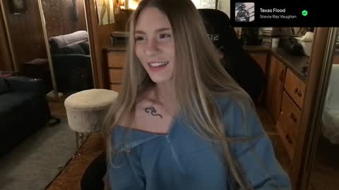 Snapshot of incognitoqueen chatting on 01/02/25, 05:14 Carter online show from 01/02/25, 05:14