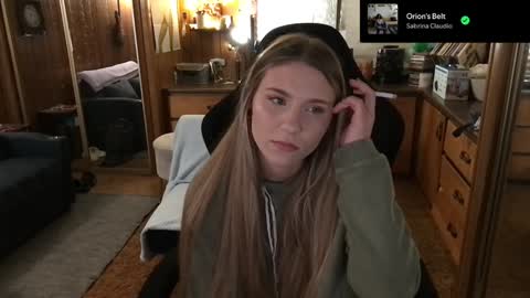 Snapshot of incognitoqueen chatting on 01/12/25, 01:42 Carter online show from 01/12/25, 01:42