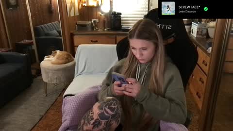 Snapshot of incognitoqueen chatting on 01/12/25, 11:17 Carter online show from 01/12/25, 11:17