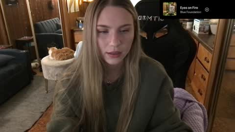 Snapshot of incognitoqueen chatting on 01/14/25, 03:43 Carter online show from 01/14/25, 03:43