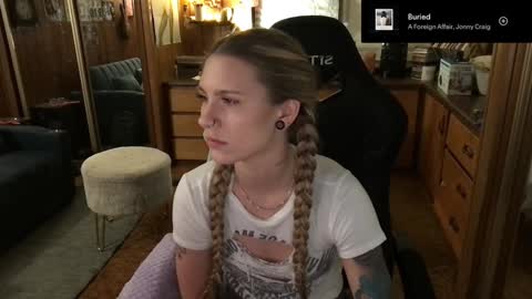 Snapshot of incognitoqueen chatting on 01/23/25, 07:32 Carter online show from 01/23/25, 07:32