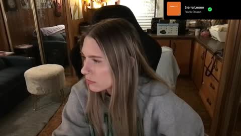 Snapshot of incognitoqueen chatting on 02/11/25, 06:19 Carter online show from 02/11/25, 06:19