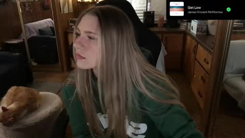 Snapshot of incognitoqueen chatting on 03/04/25, 03:55 Carter online show from 03/04/25, 03:55