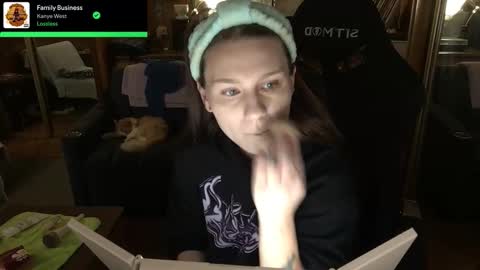 Snapshot of incognitoqueen chatting on 11/16/25, 02:50 Carter online show from 11/16/25, 02:50