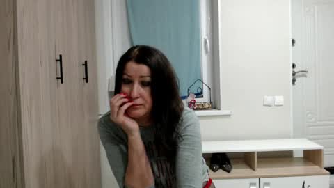 Snapshot of increible_della chatting on 05/15/26, 09:22 Della online show from 05/15/26, 09:22