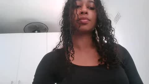 Snapshot of indanbella19 chatting on 06/18/26, 06:02 indanbella19 online show from 06/18/26, 06:02