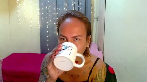 Snapshot of indaypakay_ts chatting on 01/10/25, 07:25 Pakay online show from 01/10/25, 07:25