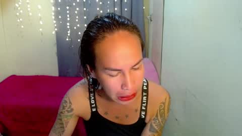 Snapshot of indaypakay_ts chatting on 01/27/25, 03:37 Pakay online show from 01/27/25, 03:37