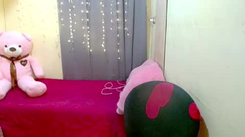 Snapshot of indaypakay_ts chatting on 02/07/25, 02:19 Pakay online show from 02/07/25, 02:19