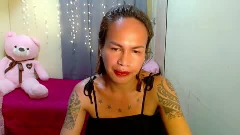 Snapshot of indaypakay_ts chatting on 02/12/25, 07:02 Pakay online show from 02/12/25, 07:02