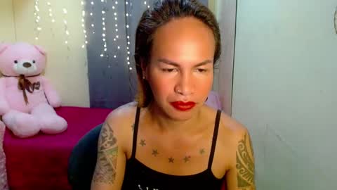Snapshot of indaypakay_ts chatting on 02/20/25, 01:57 Pakay online show from 02/20/25, 01:57