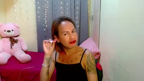 Snapshot of indaypakay_ts chatting on 02/24/25, 05:33 Pakay online show from 02/24/25, 05:33