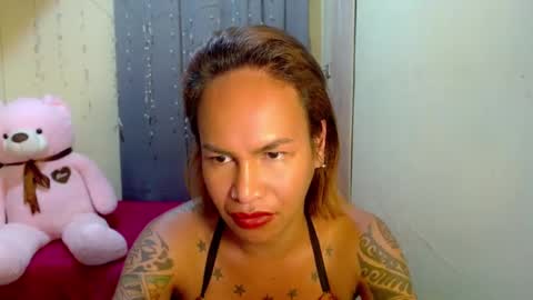 Snapshot of indaypakay_ts chatting on 03/04/25, 06:37 Pakay online show from 03/04/25, 06:37
