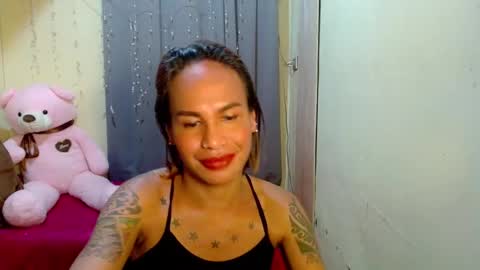 Snapshot of indaypakay_ts chatting on 03/05/25, 05:18 Pakay online show from 03/05/25, 05:18