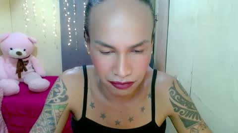Snapshot of indaypakay_ts chatting on 09/11/25, 06:57 Pakay online show from 09/11/25, 06:57