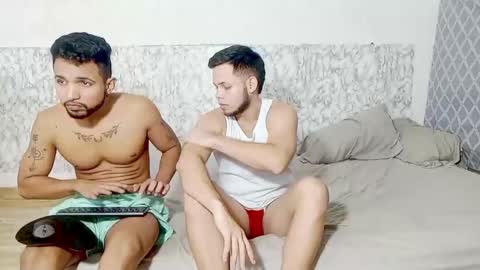 Snapshot of independent_colombianmodel chatting on 10/02/25, 01:23 ANDY  DAVID online show from 10/02/25, 01:23