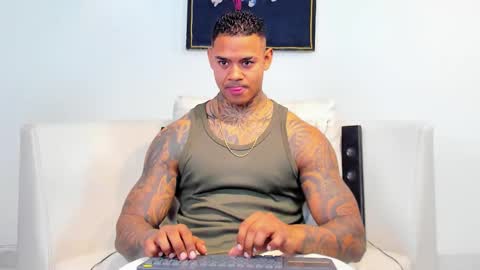 Snapshot of independent_project chatting on 10/26/25, 06:52 Jacobo online show from 10/26/25, 06:52