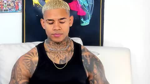 Snapshot of independent_project chatting on 11/26/25, 07:04 Jacobo online show from 11/26/25, 07:04