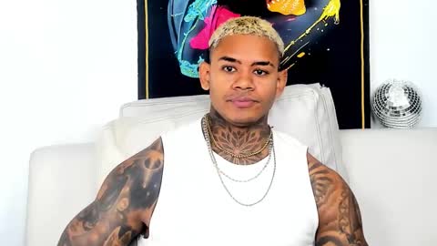 Snapshot of independent_project chatting on 11/30/25, 07:45 Jacobo online show from 11/30/25, 07:45