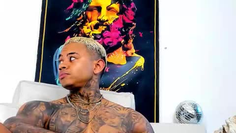 Snapshot of independent_project chatting on 12/05/25, 07:32 Jacobo online show from 12/05/25, 07:32