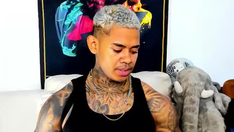 Snapshot of independent_project chatting on 12/16/25, 09:53 Jacobo online show from 12/16/25, 09:53