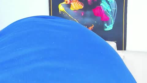 Snapshot of independent_project chatting on 12/18/25, 07:58 Jacobo online show from 12/18/25, 07:58