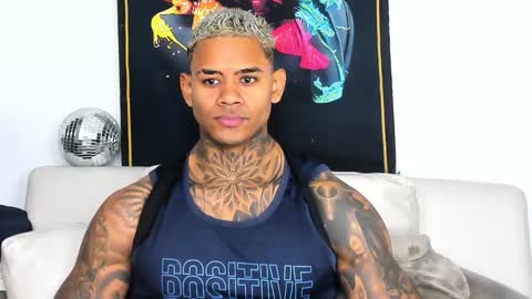 Snapshot of independent_project chatting on 12/21/25, 07:04 Jacobo online show from 12/21/25, 07:04