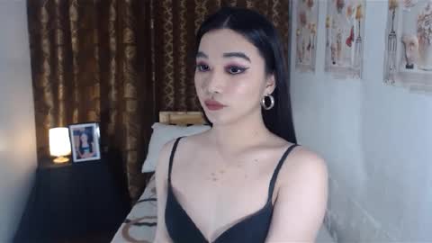 indestructabletrixie online show from 01/13/25, 05:02