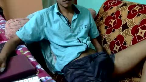 Snapshot of indian_bengali_boy chatting on 10/15/25, 07:36 Suman Leo online show from 10/15/25, 07:36