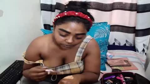 Snapshot of indian_firexx chatting on 05/11/26, 05:57 Tanya online show from 05/11/26, 05:57