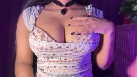 Raya  online show from 12/14/25, 09:19