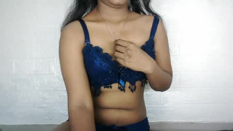 Snapshot of indian_saanvi chatting on 06/17/26, 04:04 Saanu online show from 06/17/26, 04:04