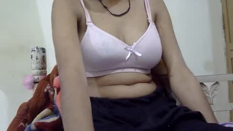 Snapshot of indian_yashika chatting on 01/08/26, 03:42 Yashi online show from 01/08/26, 03:42