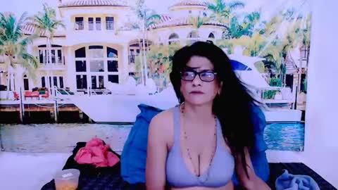 Snapshot of indianallure chatting on 02/05/25, 12:27 Femiez online show from 02/05/25, 12:27