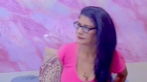 Snapshot of indianallure chatting on 11/01/25, 05:20 Femiez online show from 11/01/25, 05:20