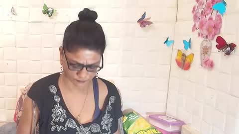 Snapshot of indianallure chatting on 11/10/25, 05:28 Femiez online show from 11/10/25, 05:28