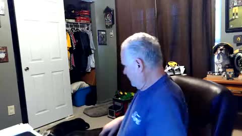 Papa online show from 11/21/25, 08:18