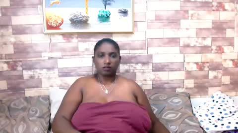Snapshot of indianblue3 chatting on 12/29/24, 11:50 tracy online show from 12/29/24, 11:50