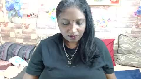 Snapshot of indianblue3 chatting on 10/11/25, 09:08 tracy online show from 10/11/25, 09:08
