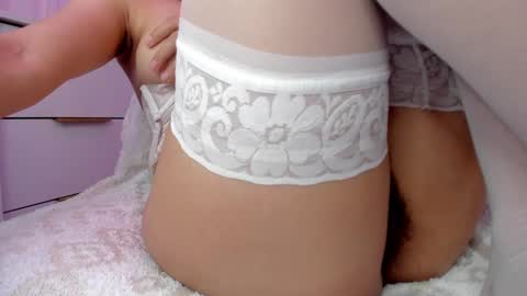 Snapshot of indiancutie_ chatting on 12/27/24, 11:10 MIA online show from 12/27/24, 11:10