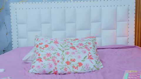 LITTLE AINHOA  online show from 10/09/25, 07:45