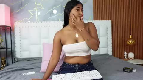 Snapshot of indiancutiie chatting on 06/16/26, 07:49 LITTLE AINHOA online show from 06/16/26, 07:49