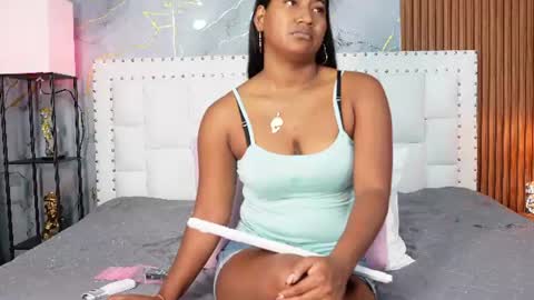 Snapshot of indiancutiie chatting on 07/13/26, 07:49 LITTLE AINHOA online show from 07/13/26, 07:49
