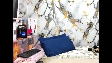 Lia online show from 04/28/26, 07:57