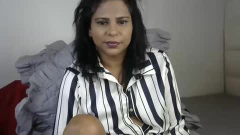 Palavi online show from 09/23/25, 10:29