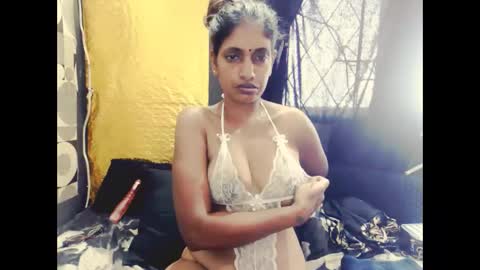 indianhoneyx online show from 02/03/26, 06:22