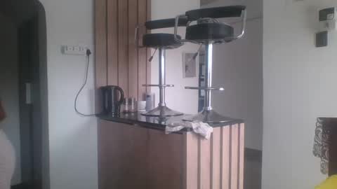 priya online show from 02/19/25, 11:28